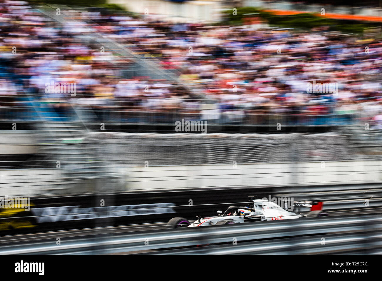 Monte Carlo/Monaco - 05/24/2018 - #8 Romain Grosjean (FRA) nella sua HAAS F1 RVF-18 durante il giorno di apertura della corsa in avanti del 2018 Grand Prix di Monaco Foto Stock