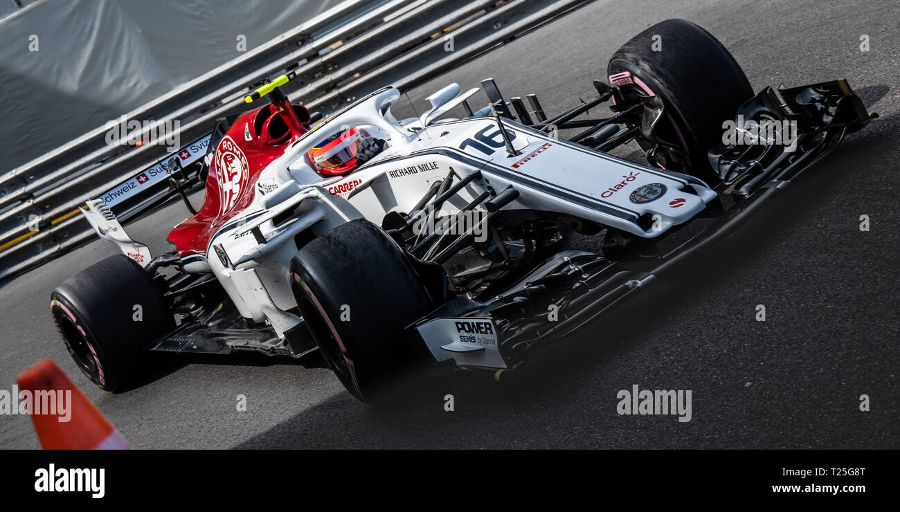 Monte Carlo/Monaco - 05/24/2018 - #16 Charles LECLERC (MCO) nella sua Alfa Romeo Sauber C37 durante il giorno di apertura della corsa in avanti del 2018 Monaco Gr Foto Stock