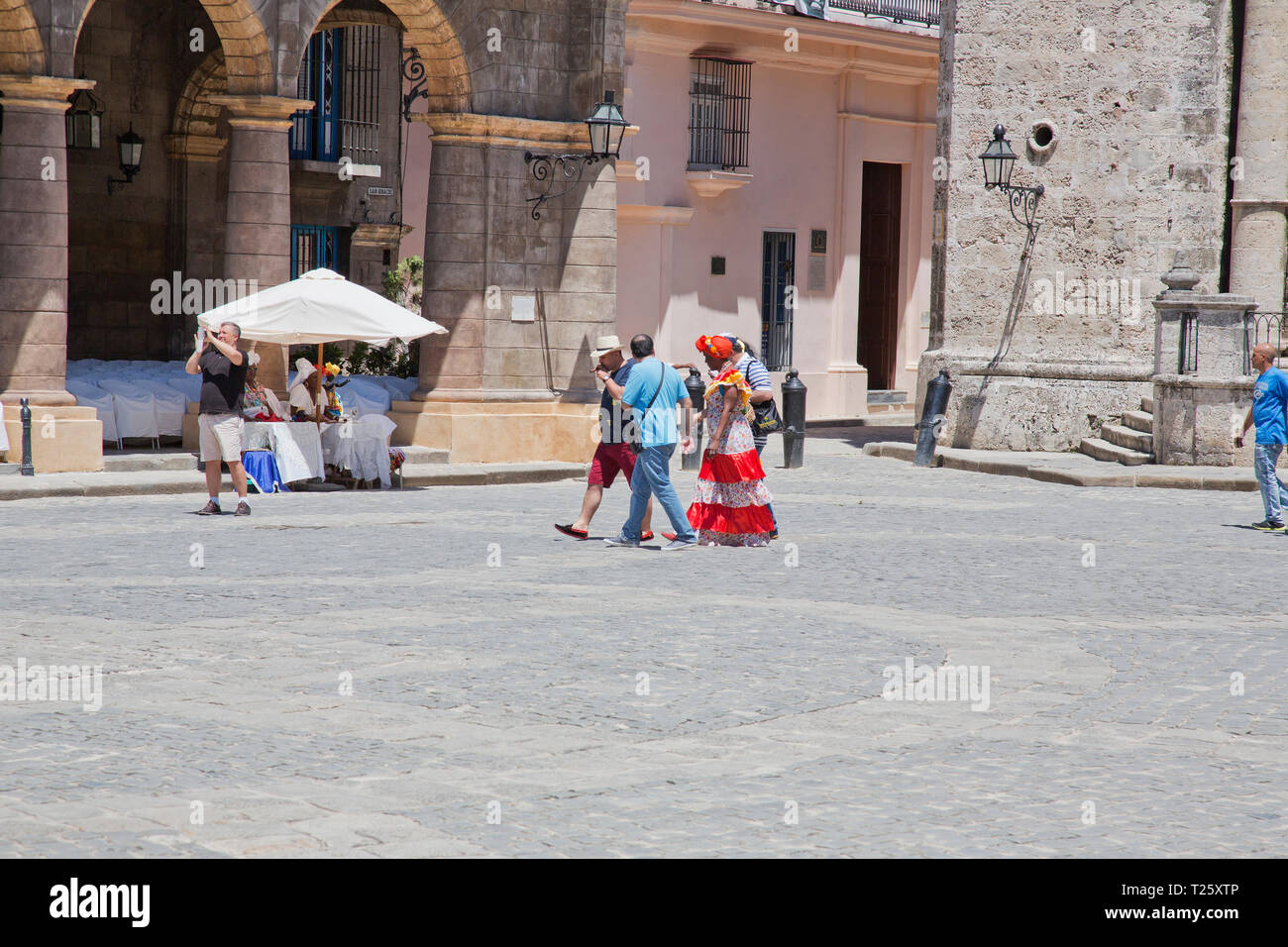 La vita di strada in Piazza Duomo,l'Avana, Cuba Foto Stock