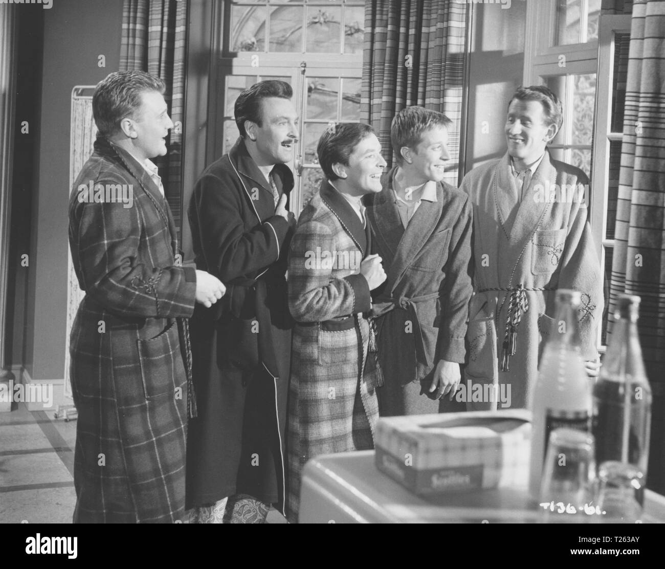 Due volte intorno le giunchiglie (1962) Kenneth Willliams, Donald Sinden, Lance Percival, Andrew Ray, Donald Houston, Data: 1962 Foto Stock