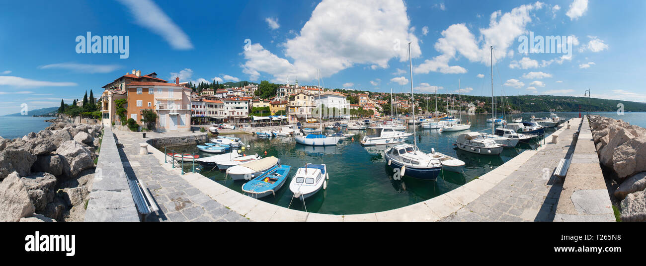 Croazia, Istria, Adria, golfo di Kvarner, Volosko, Porto Foto Stock