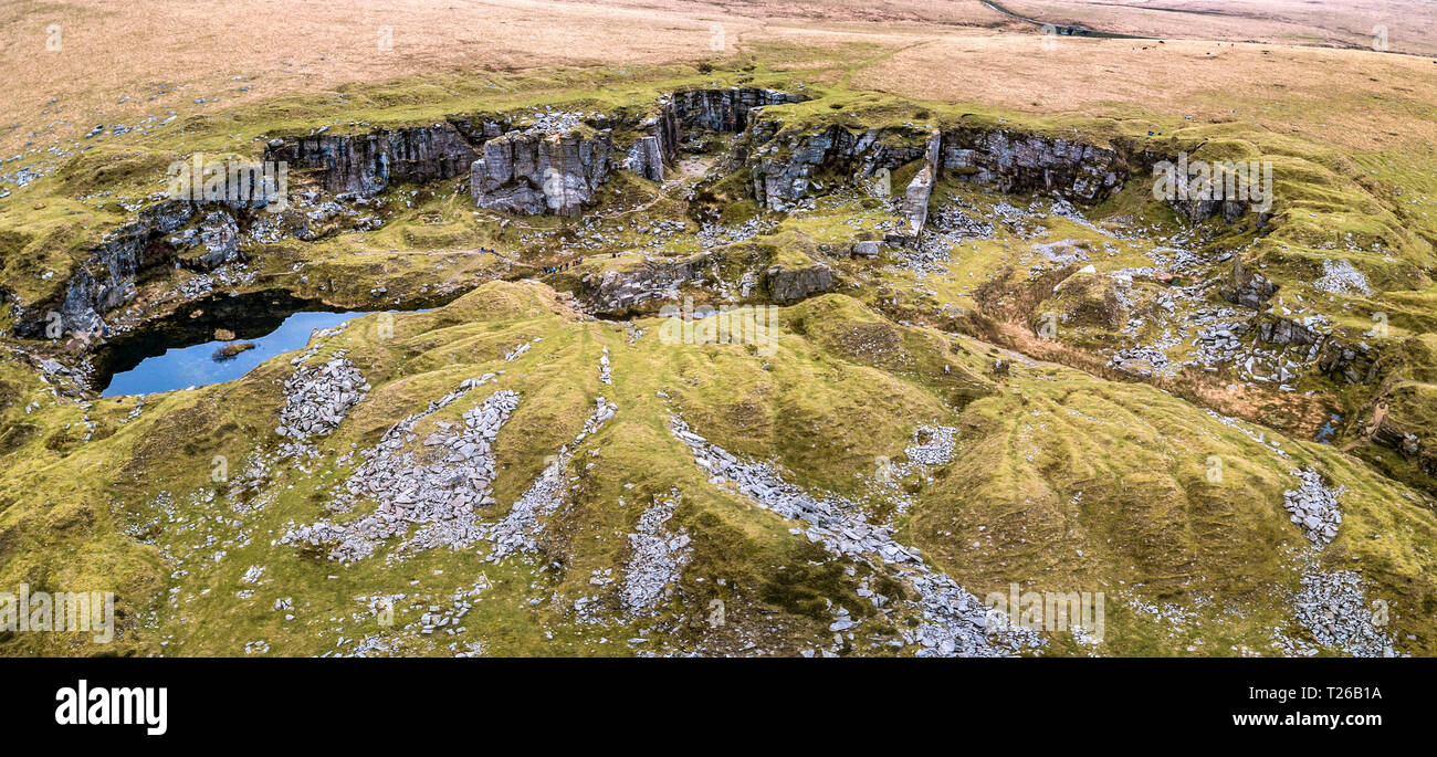 Una vista di Foggin Tor su Dartmoor Devon, Regno Unito. Foto Stock