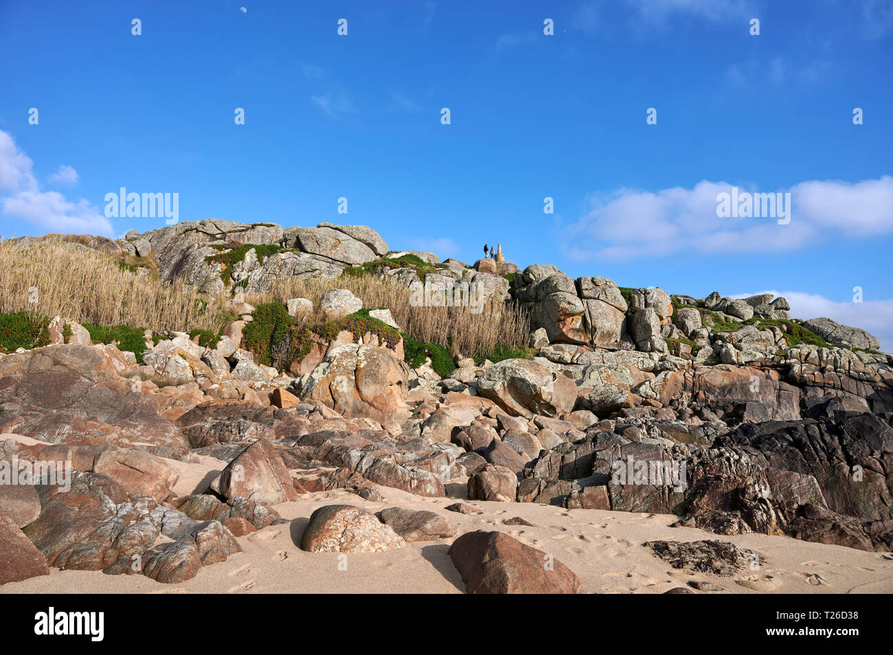 BoulderFotografias na praia de castro de São Paio Foto Stock