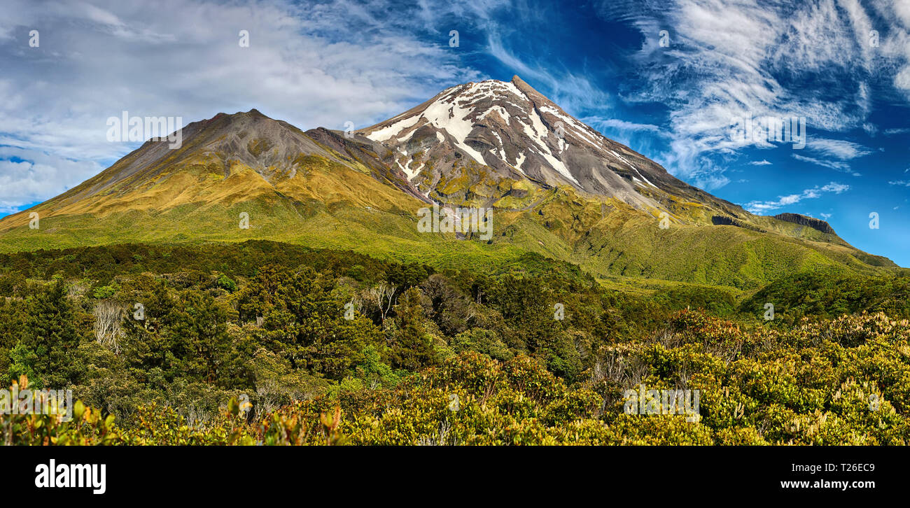 Vulcano Taranaki, Nuova Zelanda - HDR panorama 02 Foto Stock