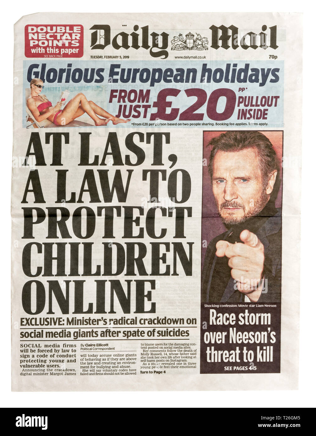 La prima pagina del Daily Mail dal 5 Feb 2019 con il titolo 'Finalmente una legge per proteggere i bambini online" Foto Stock