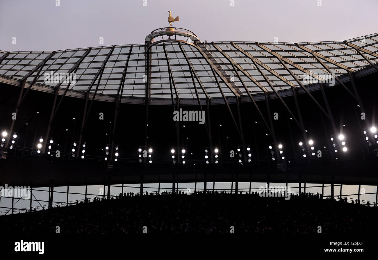 Vista generale dei tifosi durante le leggende evento di prova corrispondono a Tottenham Hotspur Stadium, Londra. Foto Stock