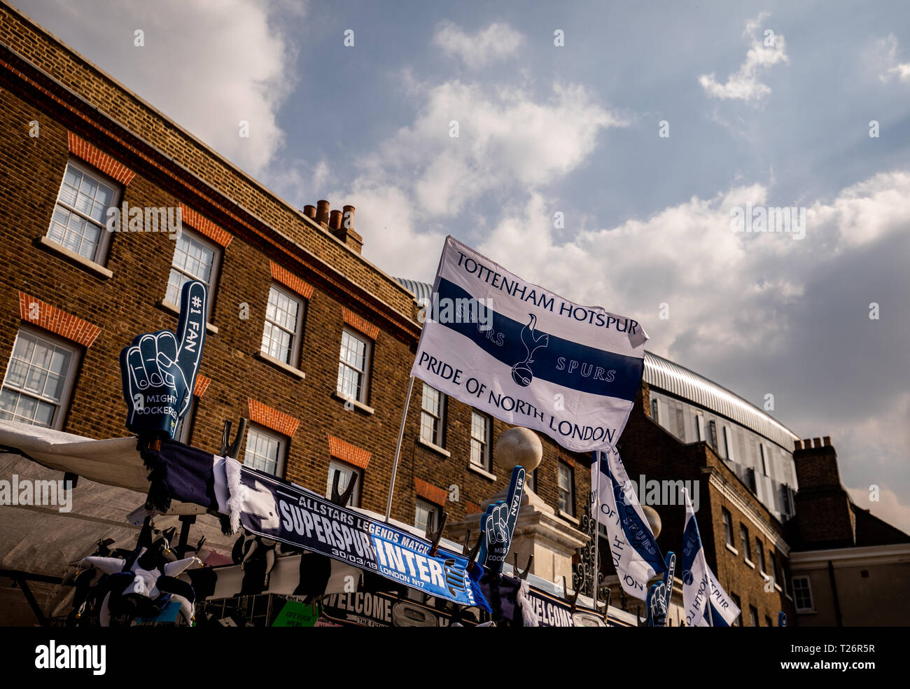 Vista generale del suolo al di fuori prima che le leggende di evento di prova corrispondono a Tottenham Hotspur Stadium, Londra. Foto Stock