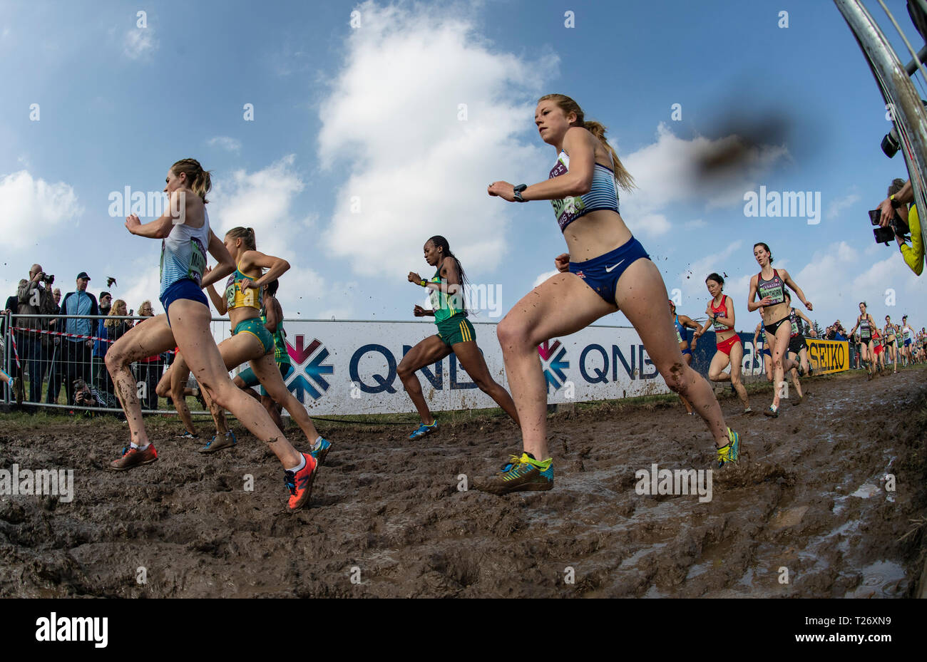 Le donne anziane di gara, IAAF World Cross Country Championships 2019 Foto Stock