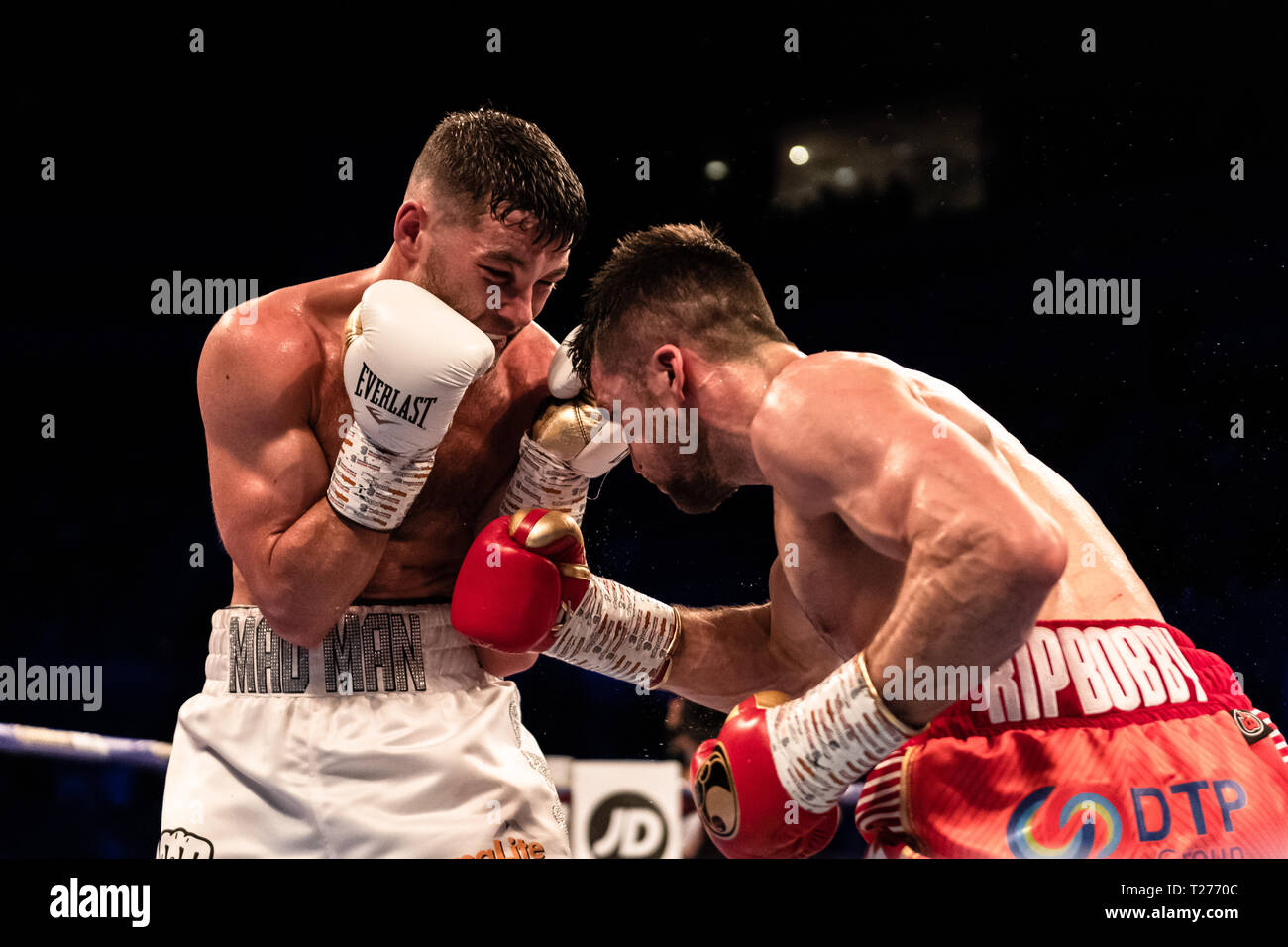 Liverpool, Regno Unito. Il 30 marzo 2019. Anthony Fowler vs Scott Fitzgerald - VACANTE WBA Supper-Welterweight Internazionale Campionato durante Liam Smith vs. Sam Eggington - WBC Silver Super-Welterweight campionato a M&S Bank Arena Sabato, 30 marzo 2019. LIVERPOOL, in Inghilterra. (Solo uso editoriale, è richiesta una licenza per uso commerciale. Nessun uso in scommesse, giochi o un singolo giocatore/club/league pubblicazioni.) Credito: Taka G Wu/Alamy News Credito: Taka Wu/Alamy Live News Foto Stock