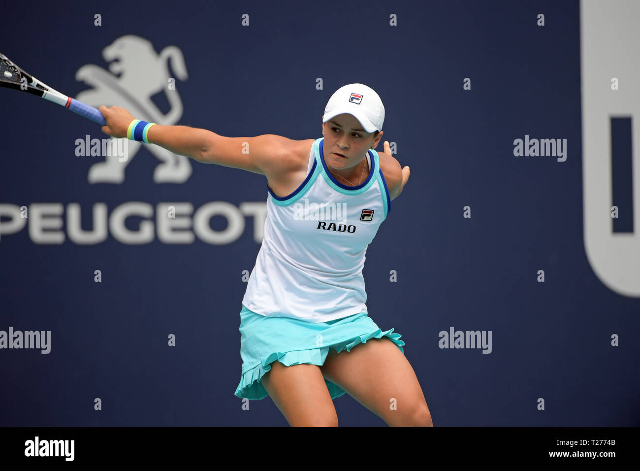 Florida, Stati Uniti d'America. Il 30 marzo 2019. Ashleigh Barty di Australia sconfigge Karolina Pliskova della Repubblica ceca il giorno tredici nel femminile finali all'aperto di Miami al Hard Rock Stadium il 30 marzo 2019 nei giardini di Miami, Florida. Persone: Ashleigh Barty Credito: tempeste Media Group/Alamy Live News Foto Stock