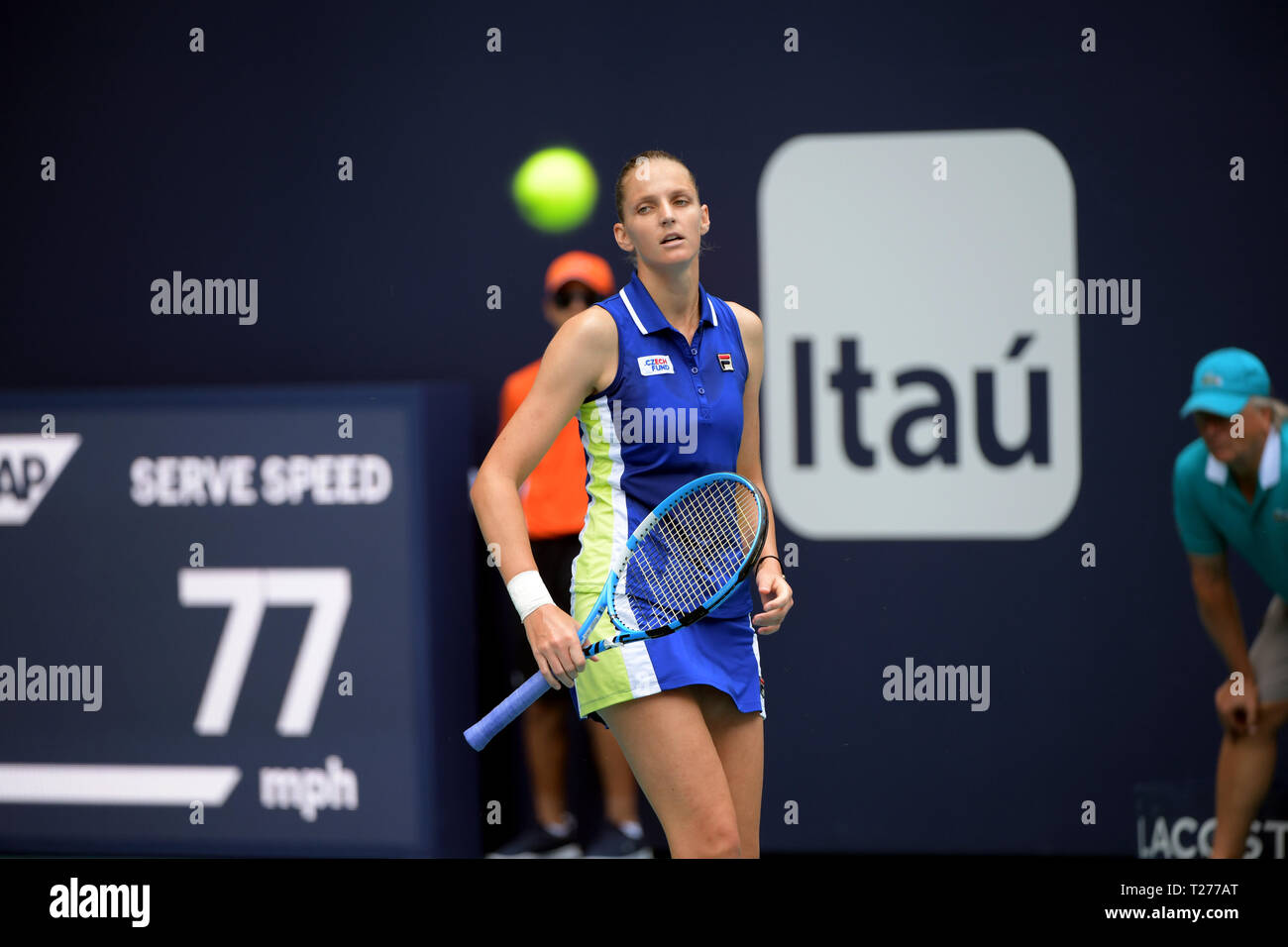 Florida, Stati Uniti d'America. Il 30 marzo 2019. Ashleigh Barty di Australia sconfigge Karolina Pliskova della Repubblica ceca il giorno tredici nel femminile finali all'aperto di Miami al Hard Rock Stadium il 30 marzo 2019 nei giardini di Miami, Florida. Persone: Karolina Pliskova Credito: tempeste Media Group/Alamy Live News Foto Stock