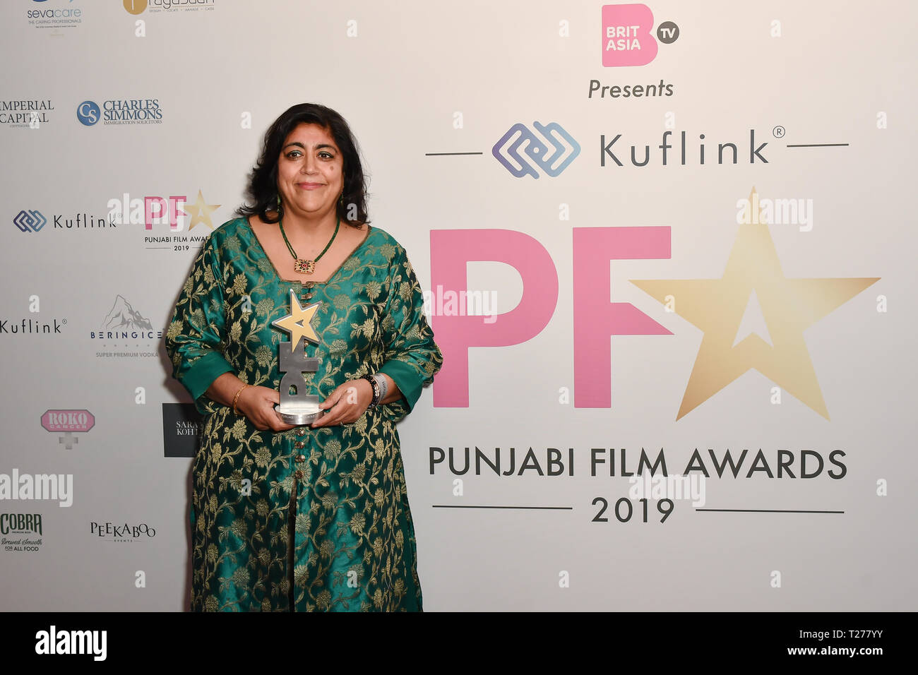 Londra, Regno Unito. Il 30 marzo 2019. Gurinder Chadha ricevono un premio al BritAsiaTV presenta Kuflink Punjabi Film Awards 2019 presso Grosvenor House, Park Lane, Londra, Regno Unito. 30 marzo 2019 Credit: capitale dell'immagine/Alamy Live News Foto Stock