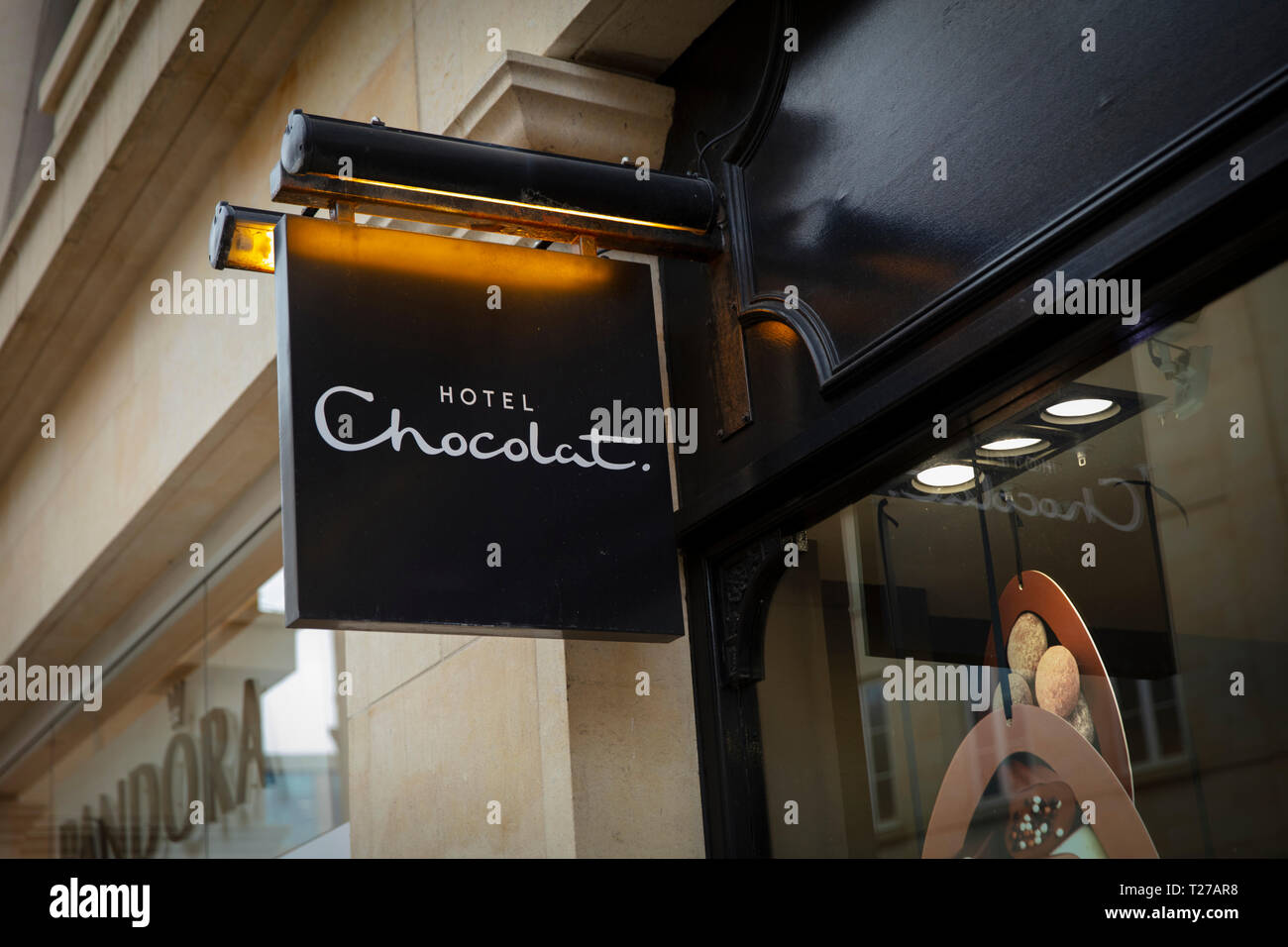 Bagno, Somerset, Regno Unito, 22 febbraio 2019, Shop segno per Hotel Chocolat Foto Stock