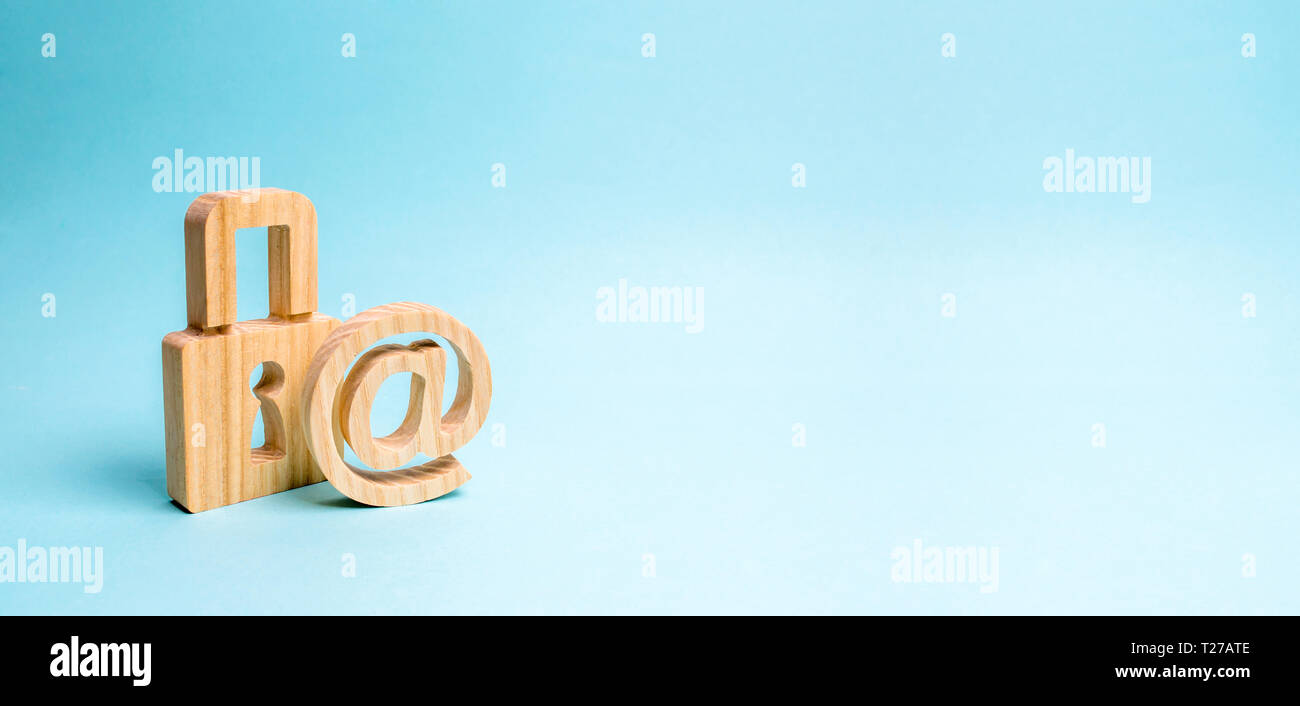 Protezione dei dati e informazioni personali. Attacchi di hacking, hacking virus. Protezione dei dati personali e della privacy di corrispondenza. Pos affidabile Foto Stock