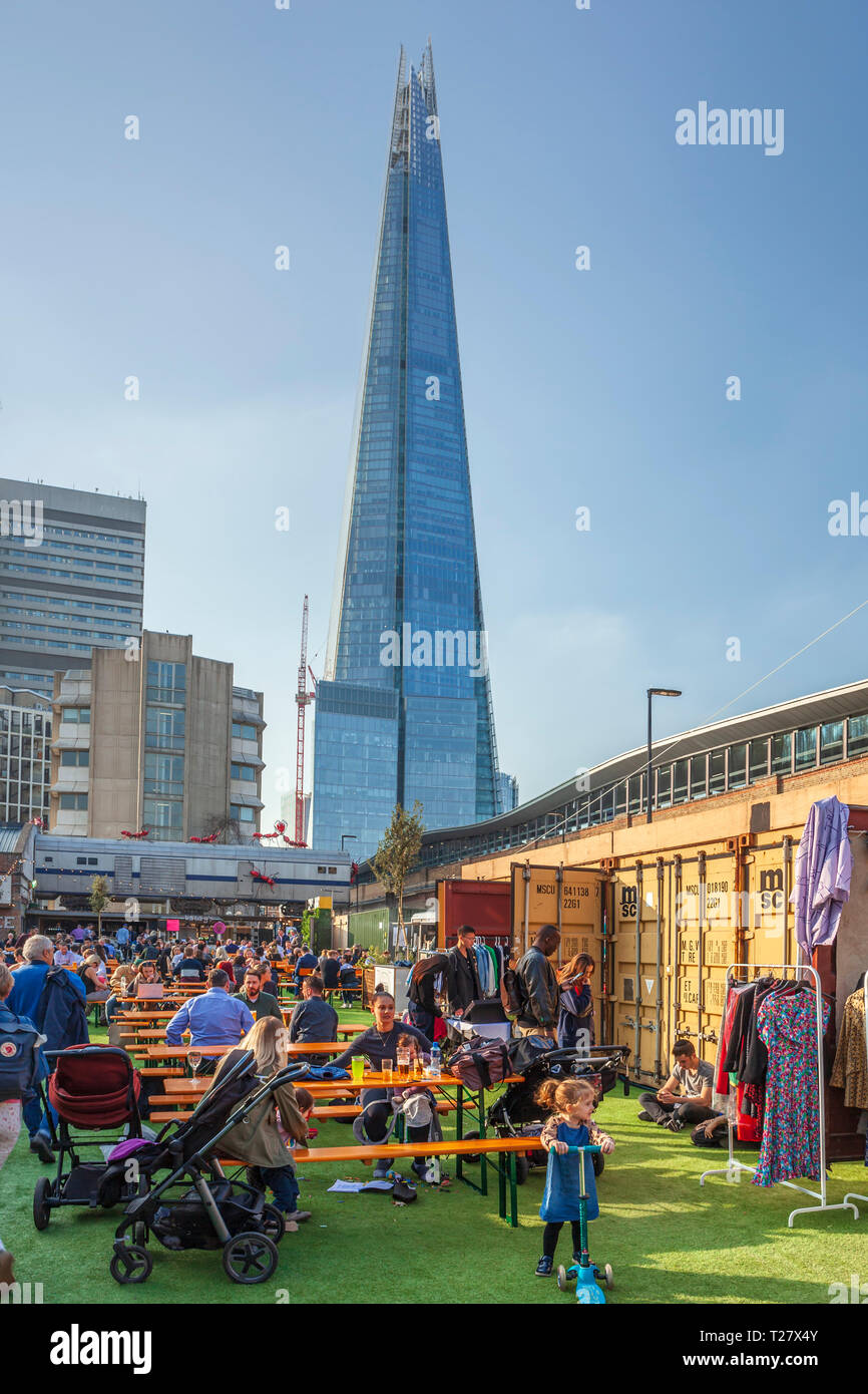 Cantiere di aceto, cibo di strada e il mercato delle pulci . St Thomas Street, Londra, Regno Unito. Foto Stock
