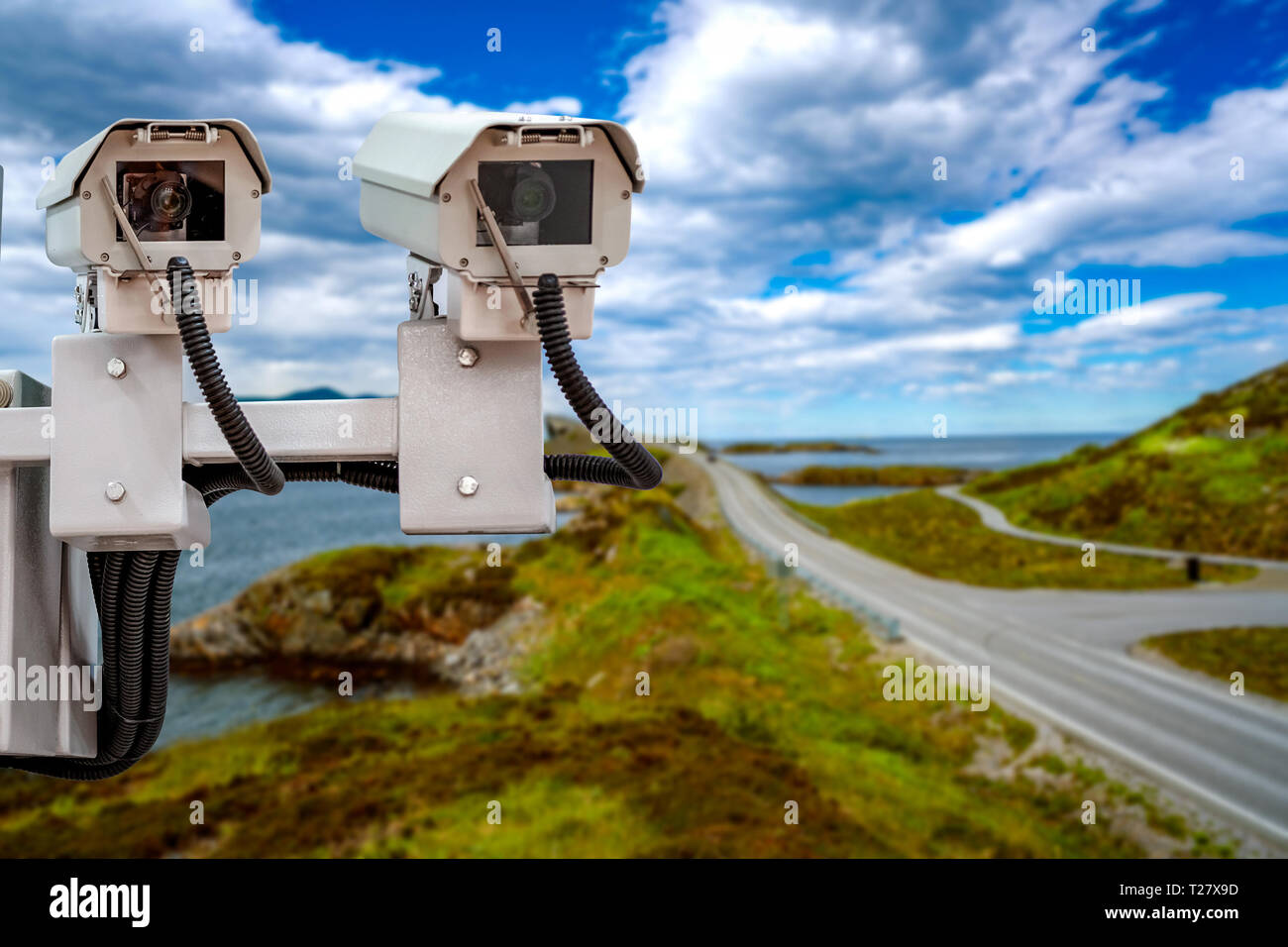 Il radar di velocità telecamera di controllo su strada Foto Stock