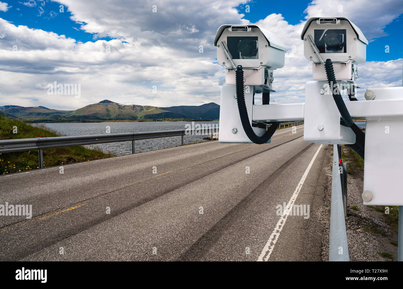 Telecamera di sorveglianza stradale immagini e fotografie stock ad alta  risoluzione - Alamy
