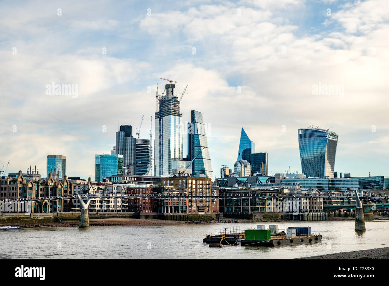 Vista della città di Londra da Blackfriars Station, Queen Victoria Street, Blackfriars, Londra Foto Stock