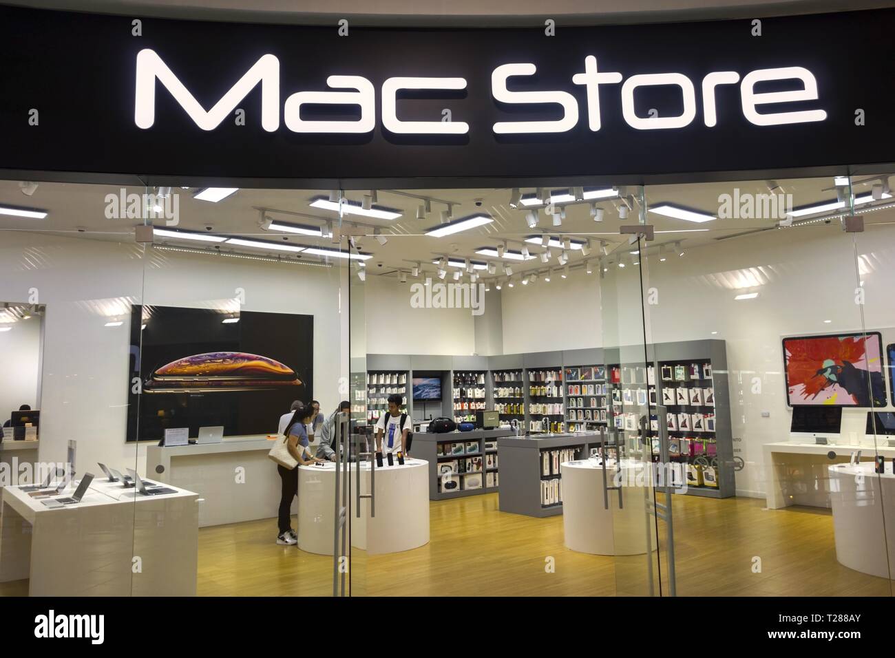 Mac Store finestra anteriore Showroom Vendita di marchio Apple prodotti elettronici in Albrook Shopping Mall in Panama City Foto Stock