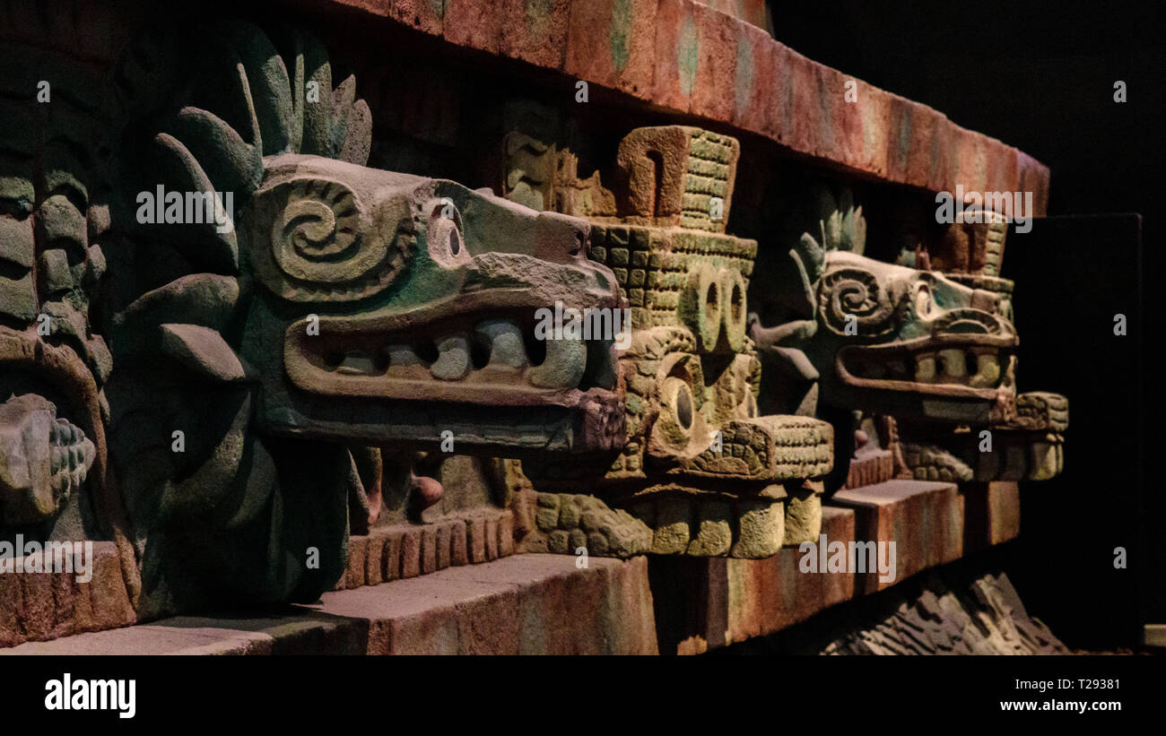 Replica motivo azteco nel Museo Nazionale di Antropologia di Città del Messico, Messico Foto Stock