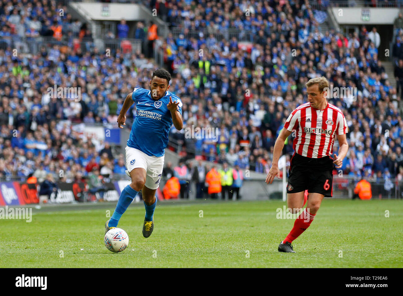 Nathan Thompson di Portsmouth durante il Trofeo Checkatrade partita finale tra Portsmouth e Sunderland allo Stadio di Wembley a Londra, Inghilterra il 31 marzo 2019. Foto di Carlton Myrie. Solo uso editoriale, è richiesta una licenza per uso commerciale. Nessun uso in scommesse, giochi o un singolo giocatore/club/league pubblicazioni. Foto Stock