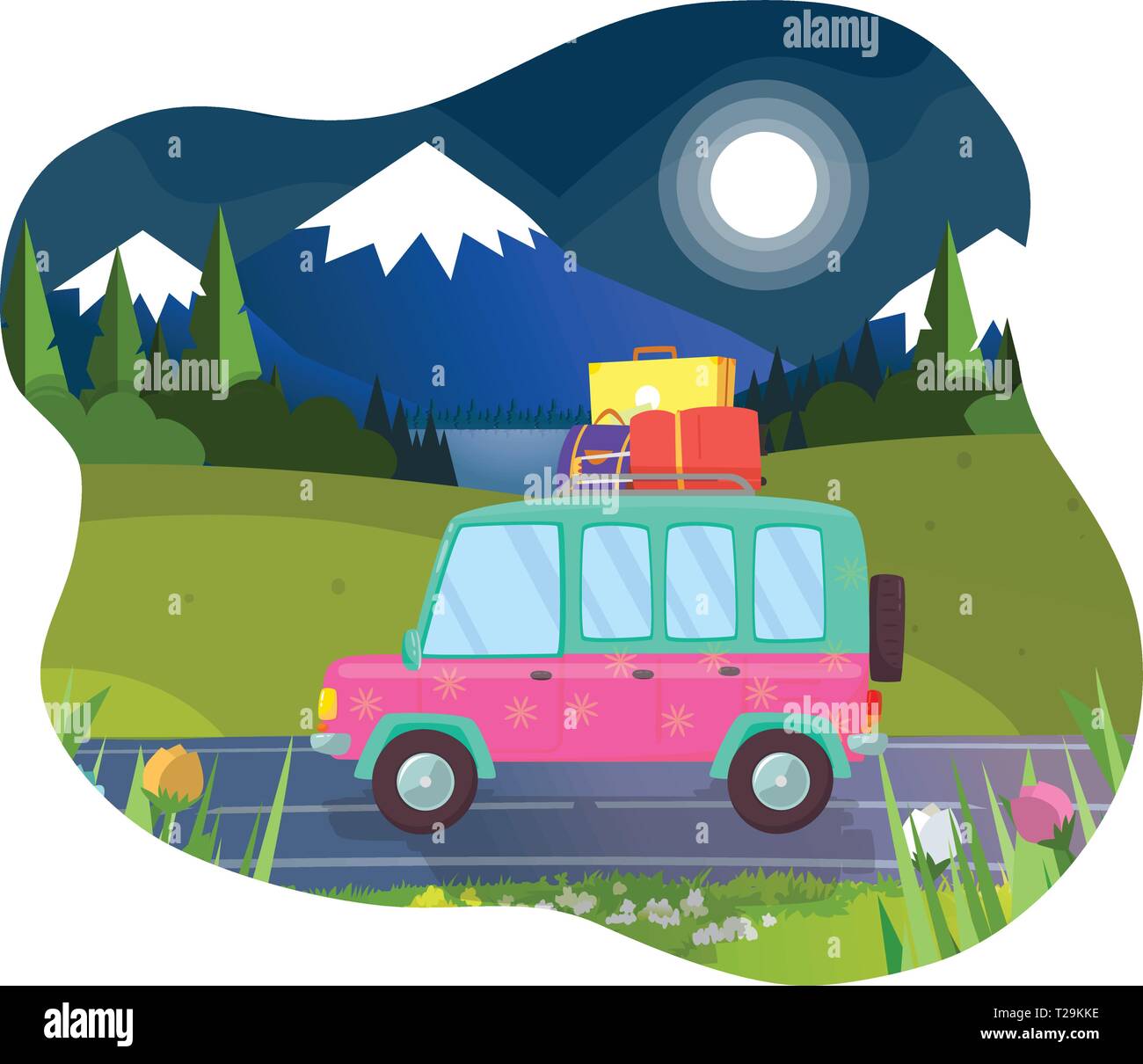 Auto con bagagli sul tetto pronto per le vacanze estive e campeggio. Berlina la guida lungo Montagne Paesaggio di notte tempo. Luna Splendente. Amici o Fa Illustrazione Vettoriale