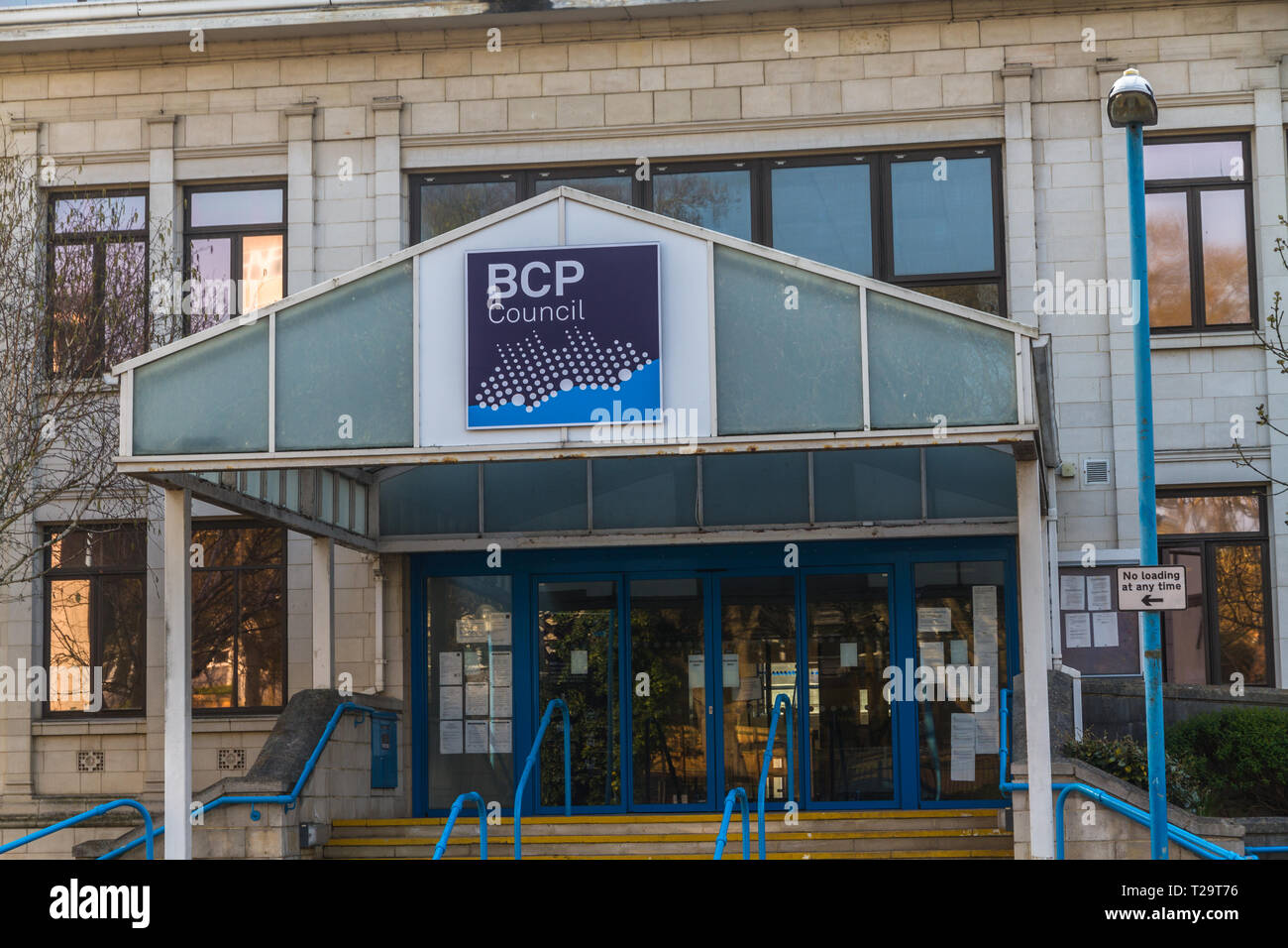 Bournemouth, Inghilterra - BCP Bournemouth, Christchurch e consiglio di Poole, logo a Poole Civic Center creato il 1 aprile 2019 il 30 marzo 2019 nel Regno Unito. Foto Stock