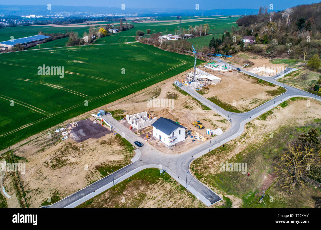 Vista aerea di strada strade - Nuova area di sviluppo per immobili hme costruzione Germania Foto Stock