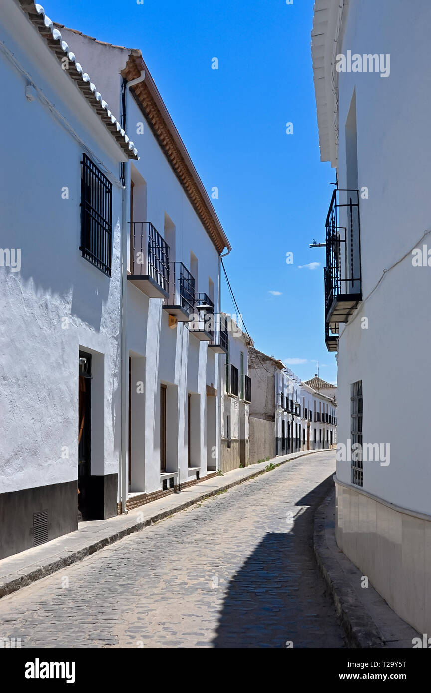 Tipica strada tranquilla di Almagro. Castilla La Mancha, in Spagna. Foto Stock
