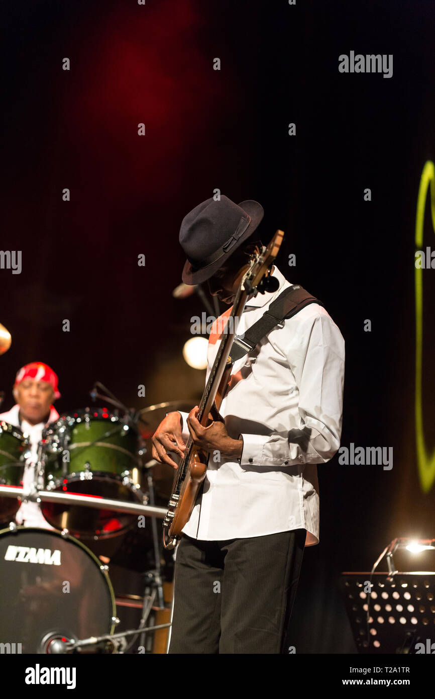 CRACOW POLONIA - MARZO 16, 2016: Billy Cobham band dal vivo sul palco in ghiaccio Cracow Polonia Foto Stock
