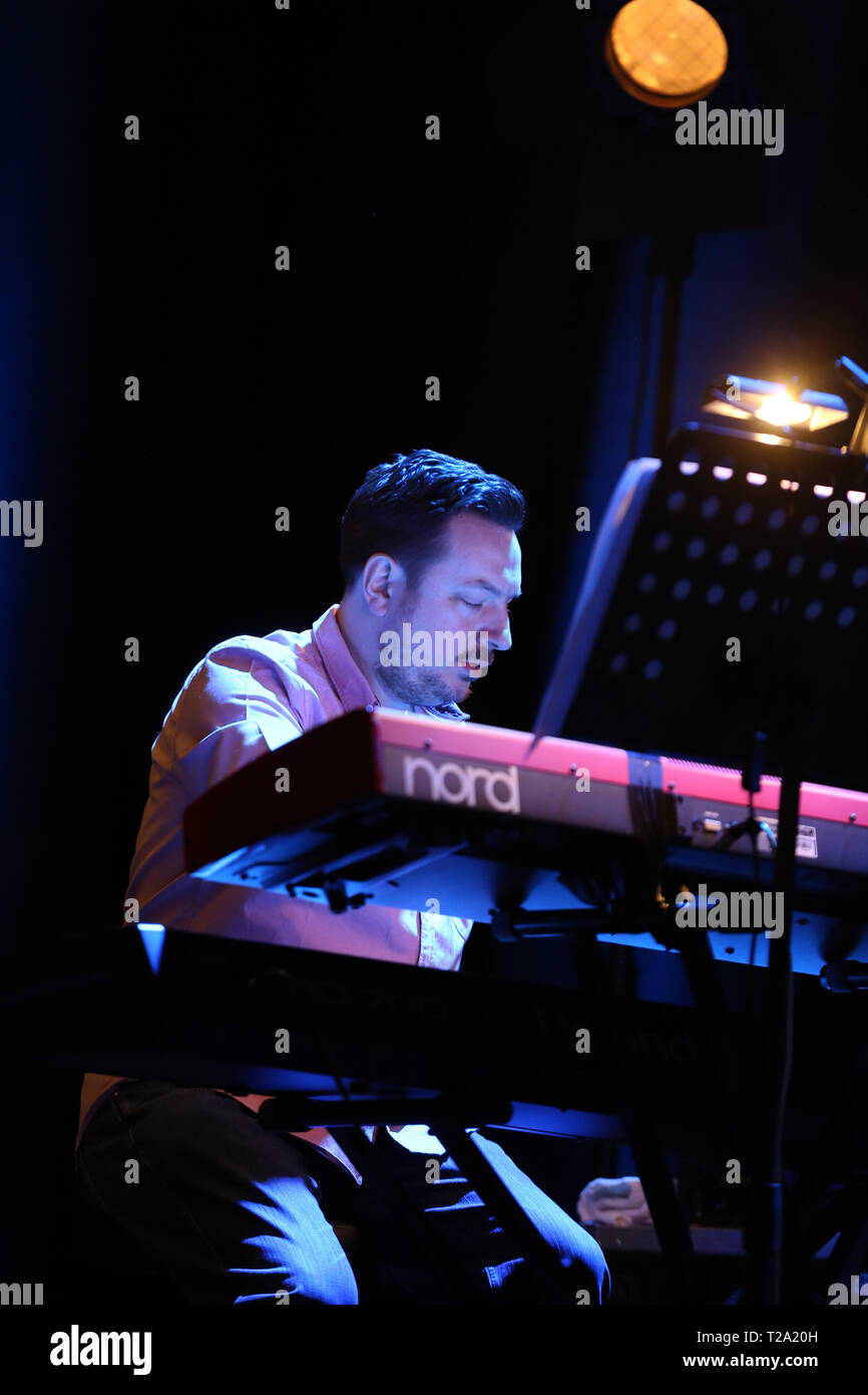 CRACOW POLONIA - MARZO 16, 2016: Billy Cobham band dal vivo sul palco in ghiaccio Cracow Polonia Foto Stock