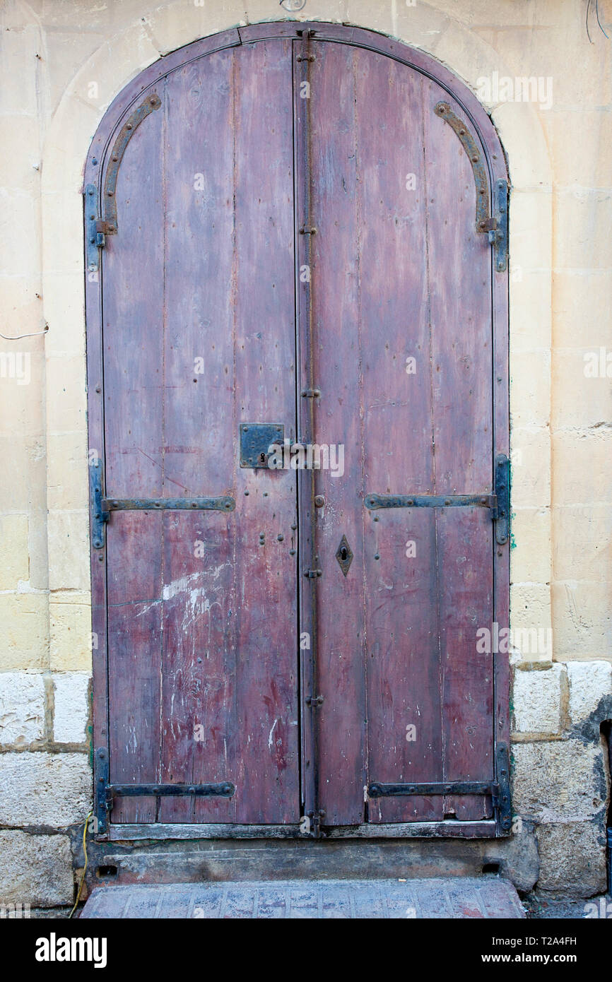 Arrotondati porta in legno Foto Stock