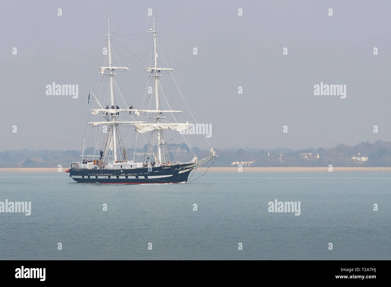 La formazione della nave (Tall Ship), TS ROYALIST, con partenza dal Porto di Southampton, Regno Unito. Foto Stock