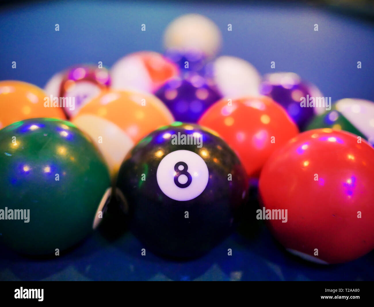 Biliardo snooker palla nera numero 8 piramide close up Foto Stock