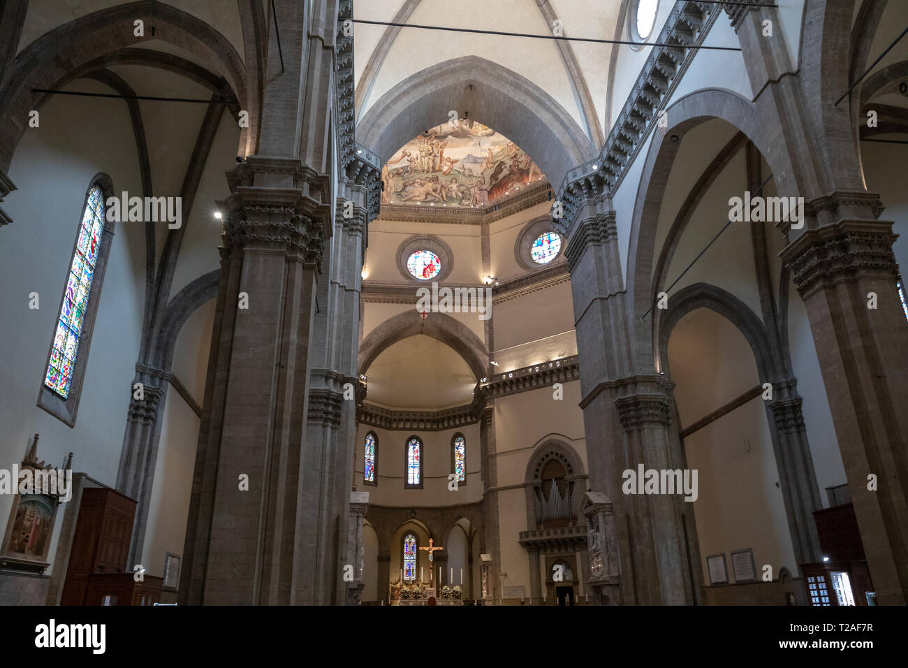 Firenze, Italia - 24 Giugno 2018: vista panoramica dell'interno della Cattedrale di Santa Maria del Fiore (Duomo di Santa Maria del Fiore) è la cath Foto Stock
