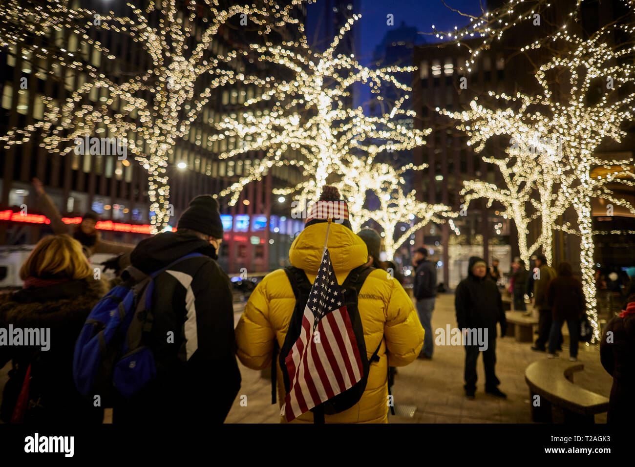 New York Manhattan vacanze di Natale Decorazioni sulla sesta Avenue luci ad albero e renne Foto Stock