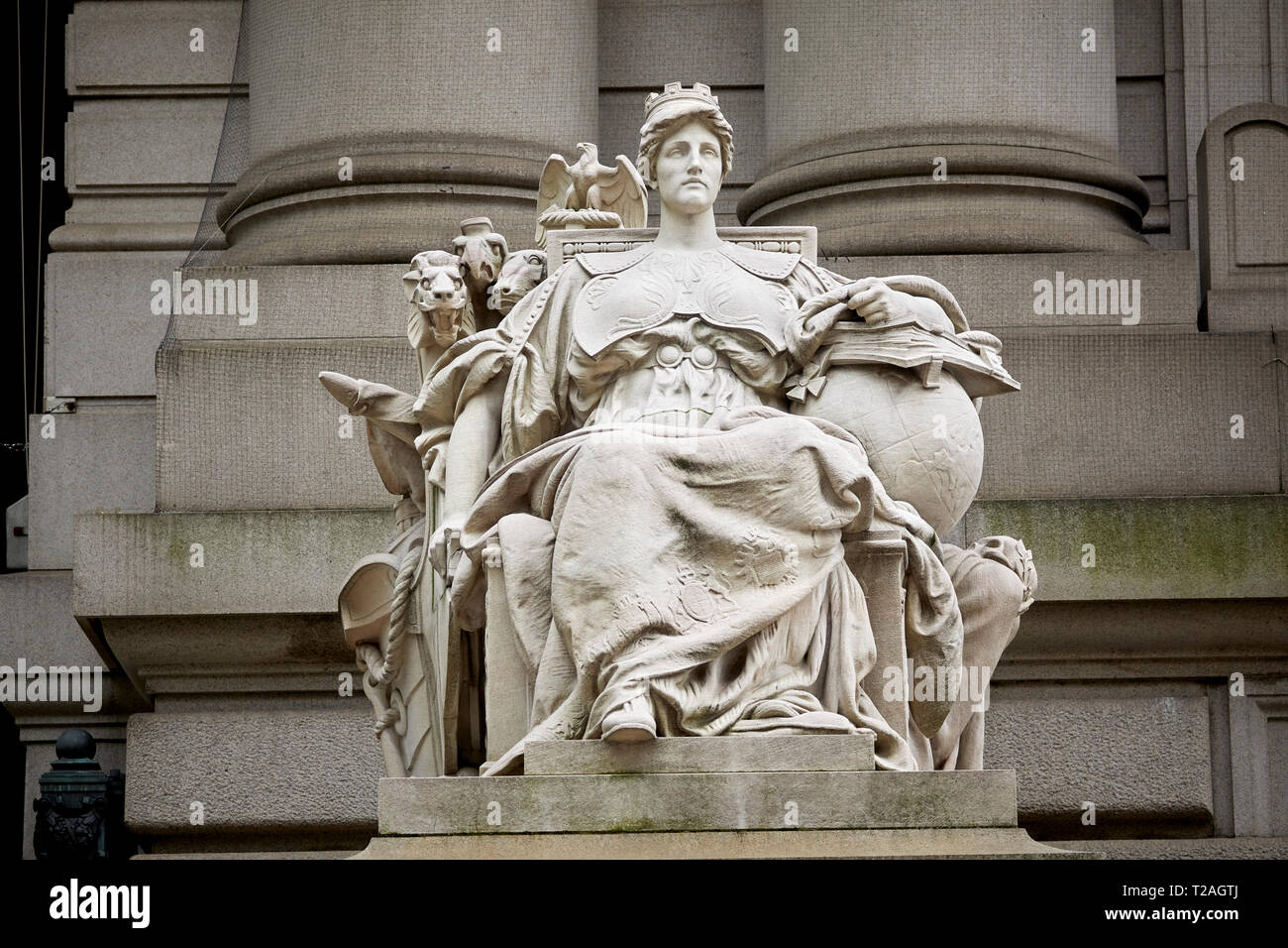 Ex Stati Uniti Custom House, Museo Nazionale Indiano Americano, statua statue in marmo, esterno, artista Daniel Chester French i quattro continenti, Foto Stock