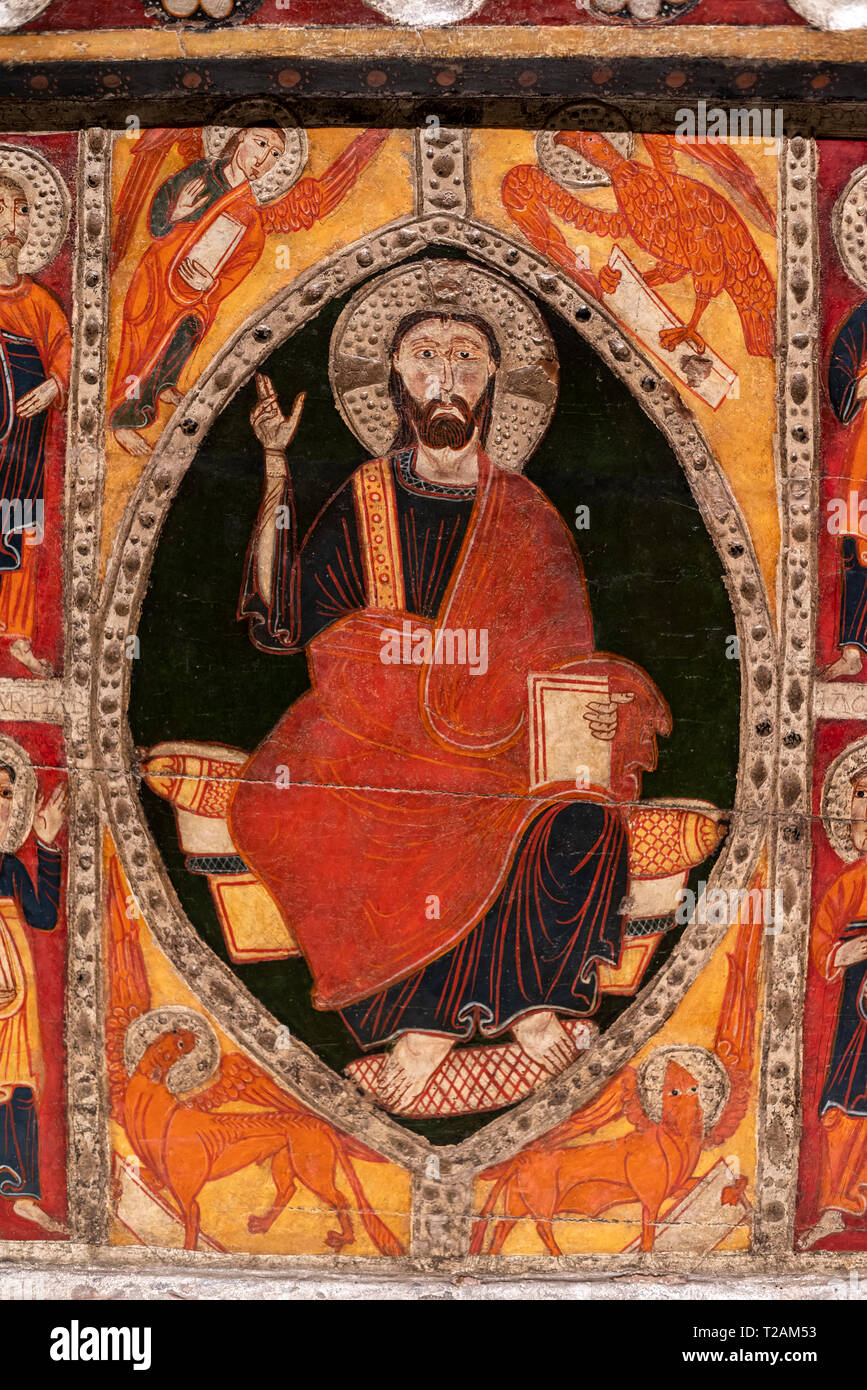 Arte romanica del Museo Nazionale d'Arte della Catalogna,Barcrelona,baldacchino di Toses (13 secolo). Foto Stock