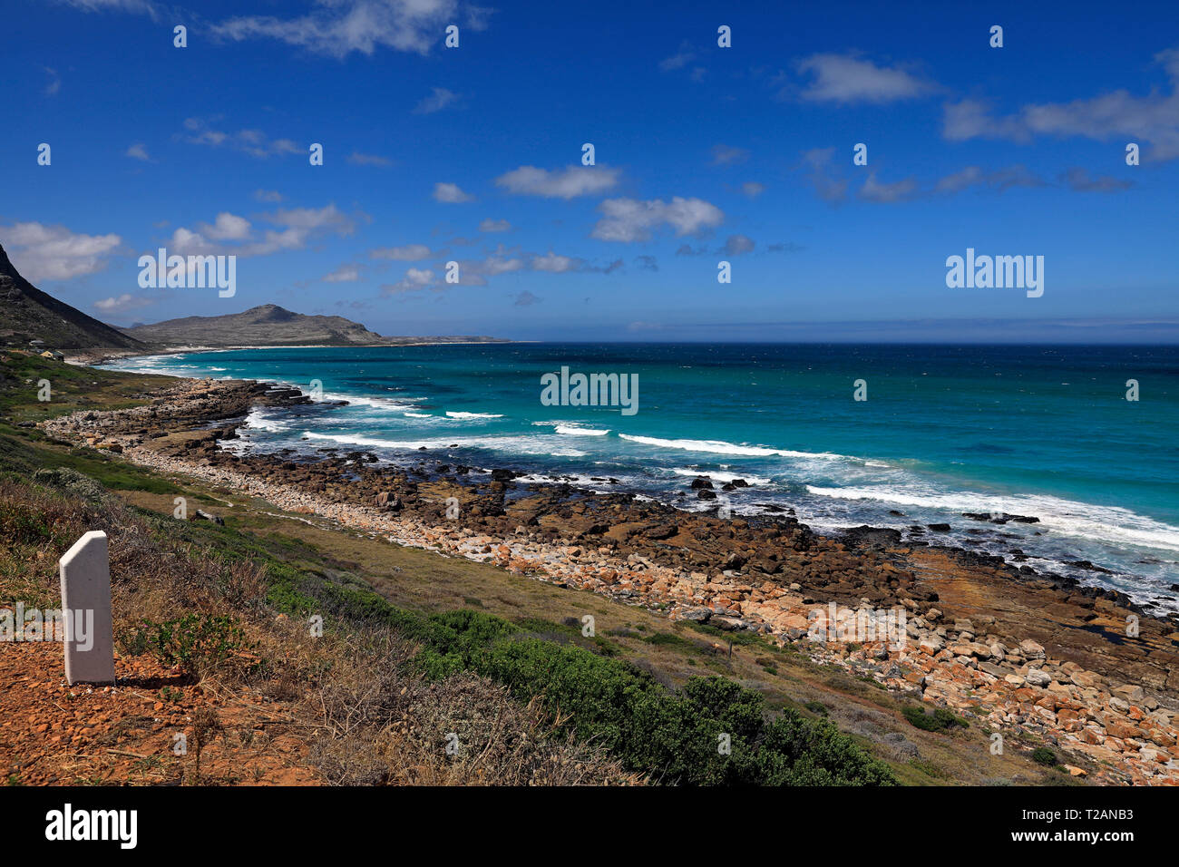 La zona costiera nei pressi di Misty scogliere lungo la costa atlantica, Cape Town, Sud Africa. Foto Stock