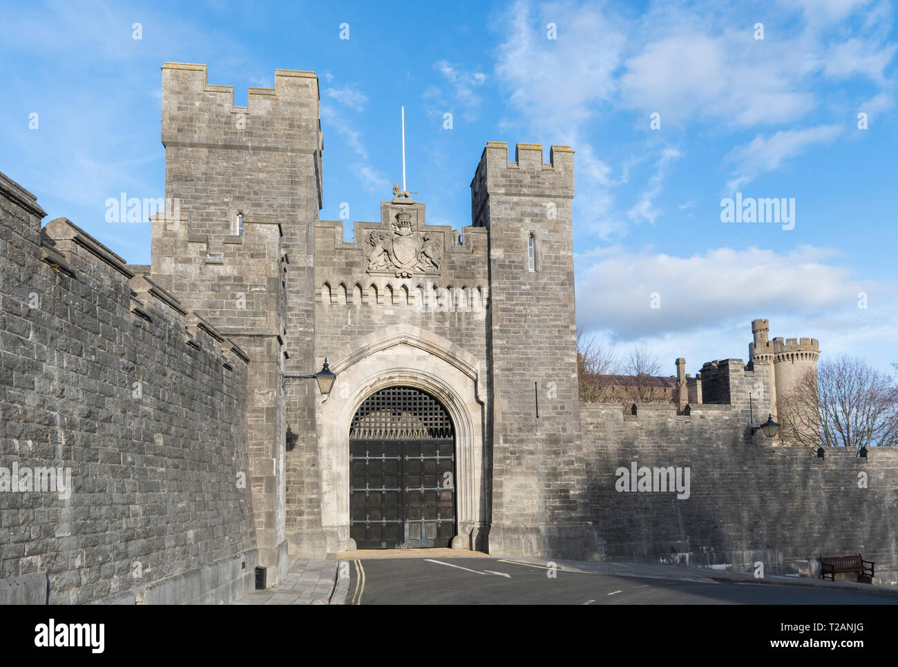 Chiuso High Street ingresso al Castello di Arundel in Arundel, West Sussex, in Inghilterra, Regno Unito. Foto Stock