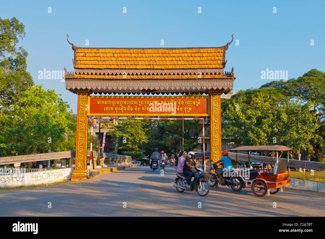 Il mercato vecchio ponte, Siem Reap, Cambogia, Asia Foto Stock