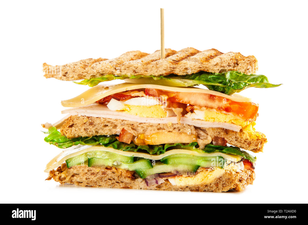 Tall club sandwich con le uova, la Turchia e la pancetta Foto Stock