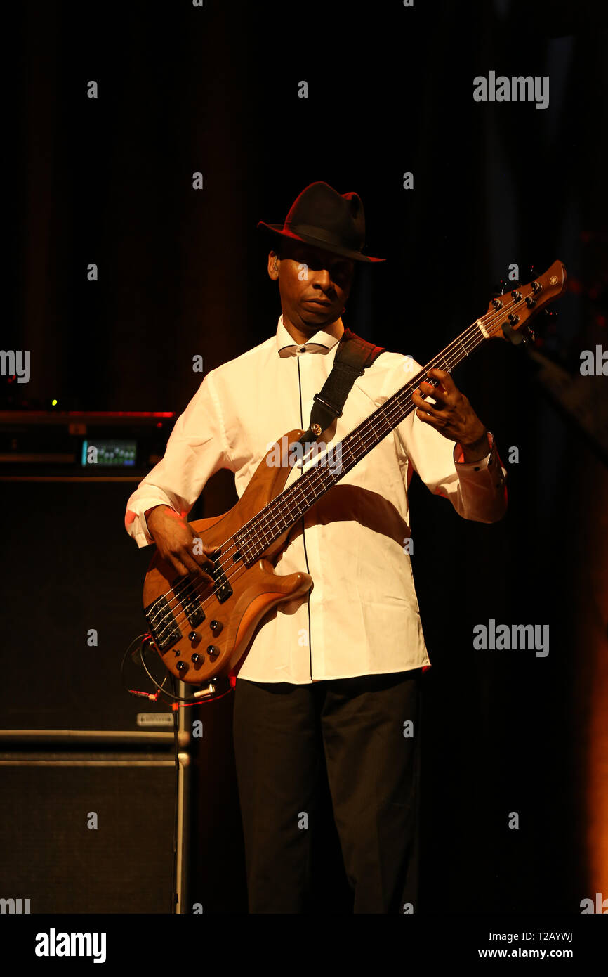 CRACOW POLONIA - MARZO 16, 2016: Billy Cobham band dal vivo sul palco in ghiaccio Cracow Polonia Foto Stock