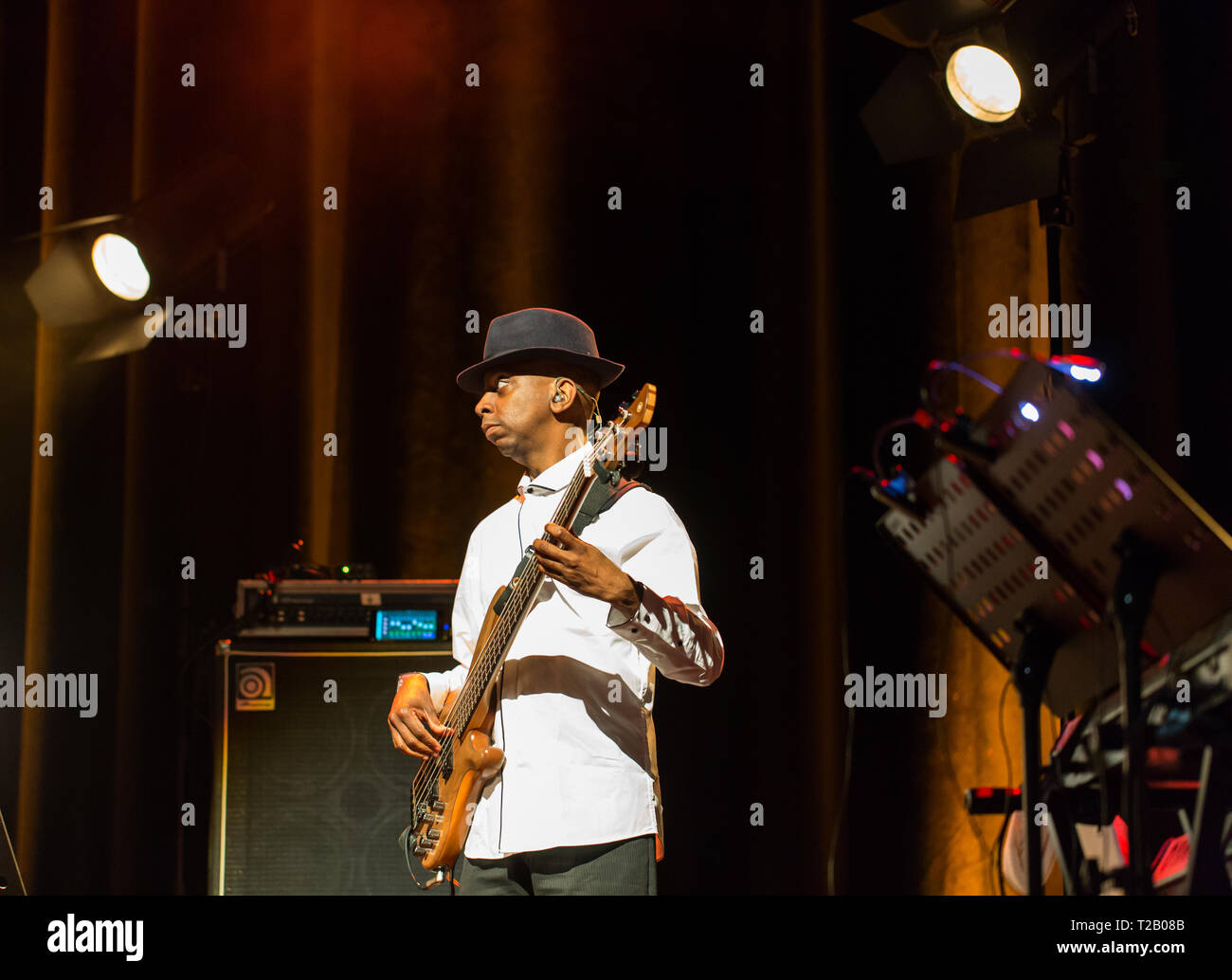 CRACOW POLONIA - MARZO 16, 2016: Billy Cobham band dal vivo sul palco in ghiaccio Cracow Polonia Foto Stock