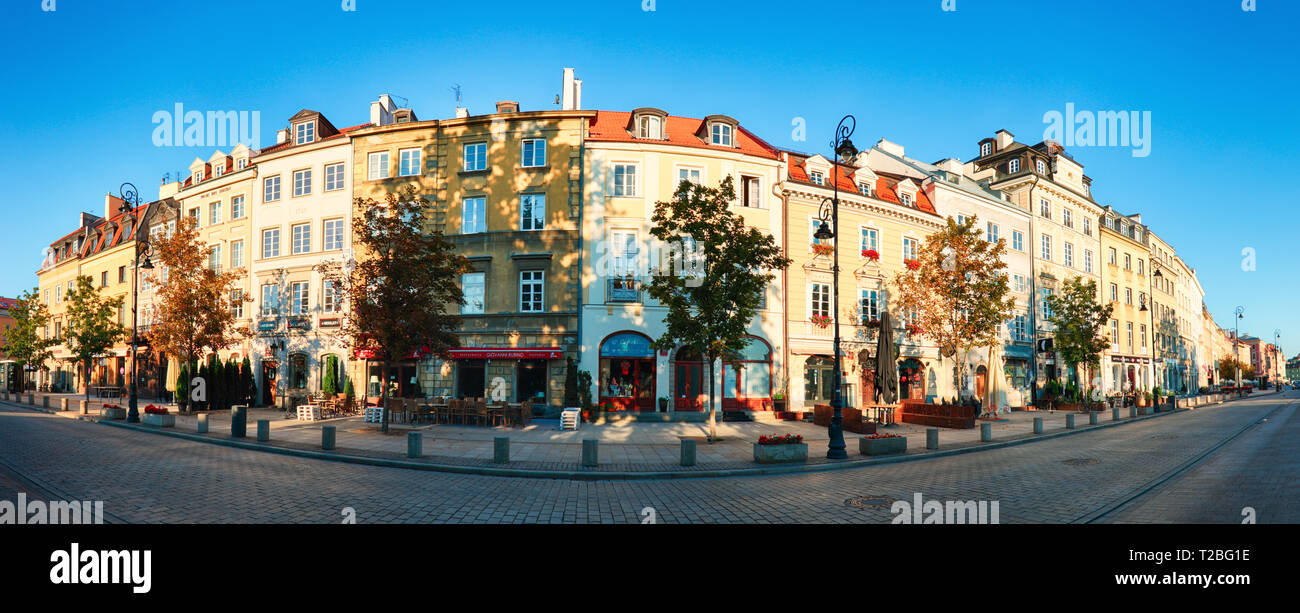 Varsavia, Polonia, 20,Agosto 2016 ; Krakowskie Przedmiescie street , parte della strada reale nella città di Varsavia, Polonia. Foto Stock