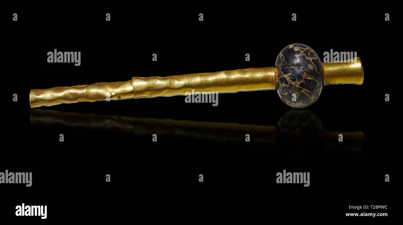 Età del Bronzo Hattian oro decorate macis da grave K, eventualmente un età del bronzo tomba reale (2500 BC 2250 BC) - Alacahoyuk - Museo del anatolica Civili Foto Stock