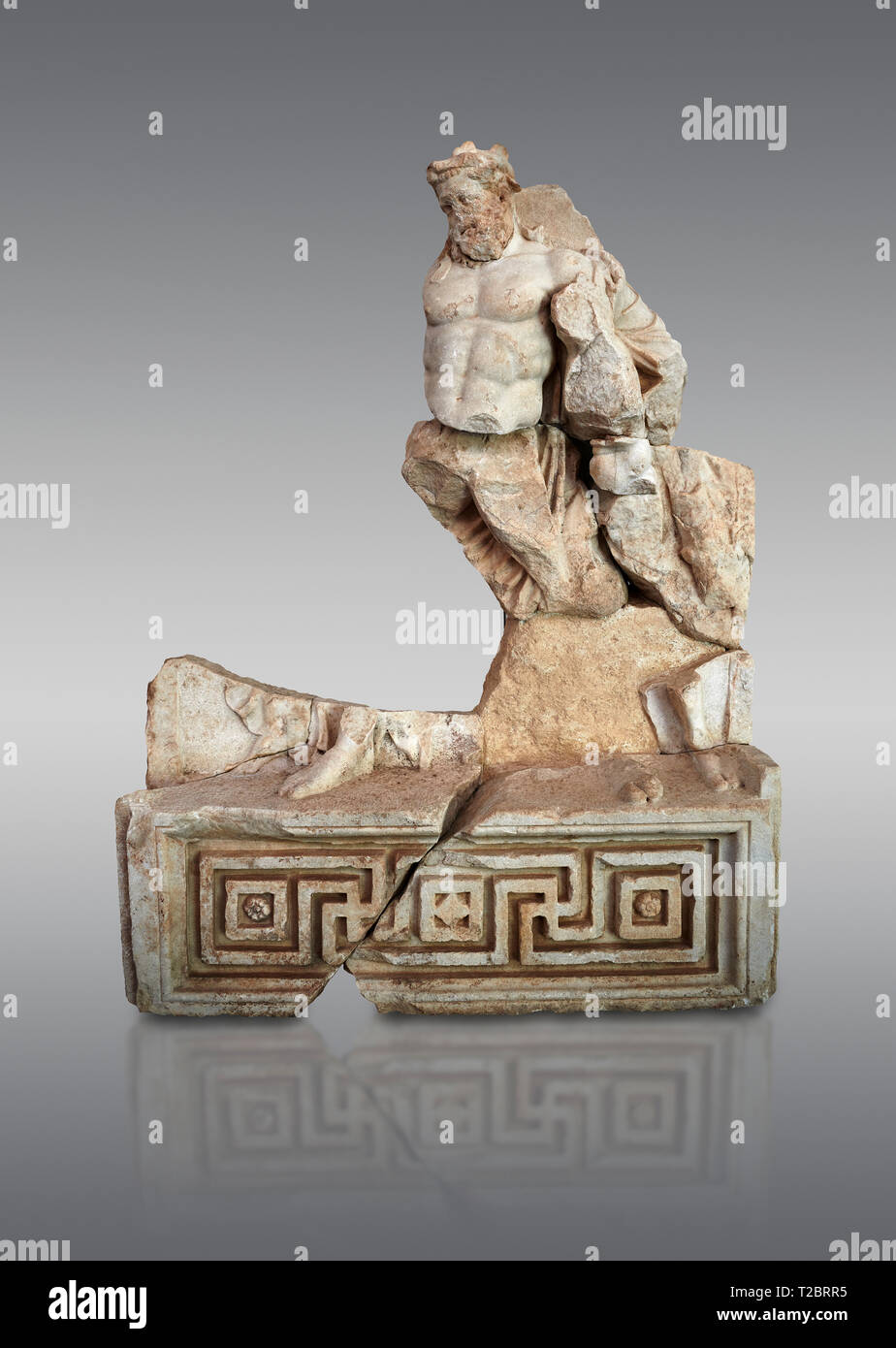Sebasteion romana scultura in rilievo di Eracle o Ercole ubriaco Aphrodisias museo, Aphrodisias, Turchia. Eracle o Ercole barcolla lungo ubriaco, Foto Stock