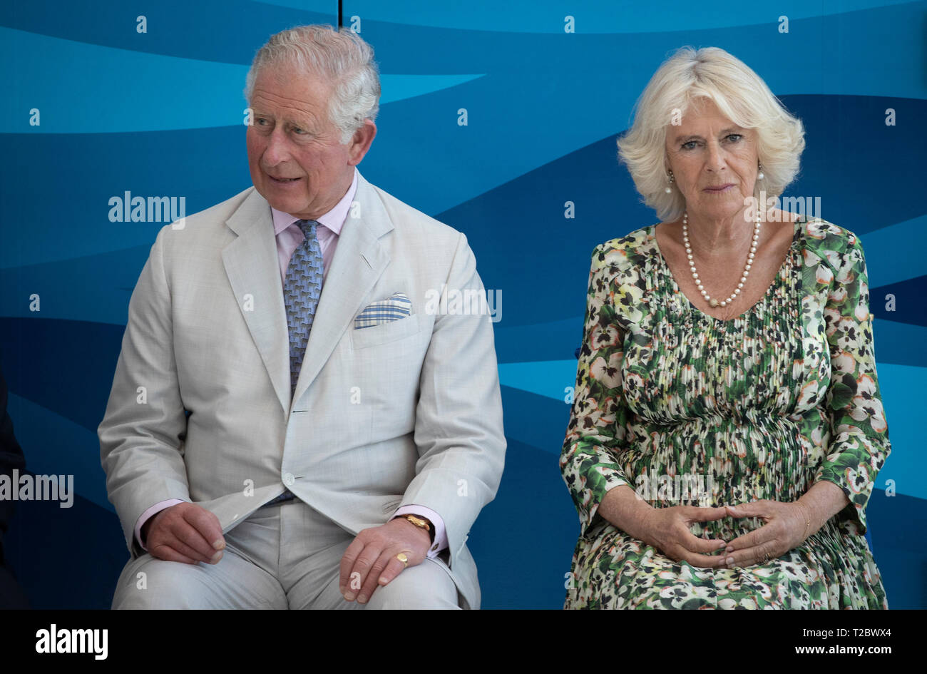 Il Principe di Galles e la duchessa di Cornovaglia arriva a Owen Roberts International Airport, Isole Cayman. Foto Stock