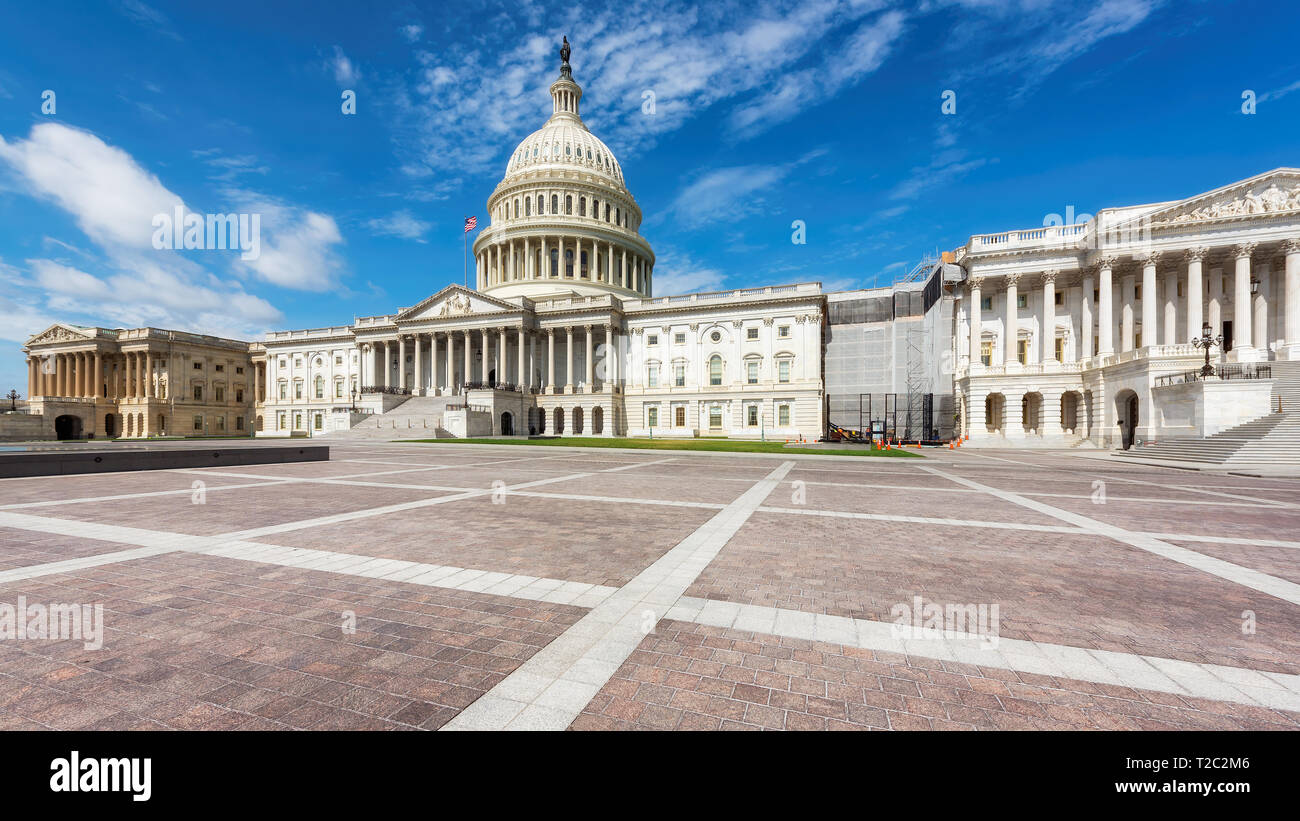 United States Capitol Building facciata orientale a giornata soleggiata, Washington DC, Stati Uniti d'America. Foto Stock