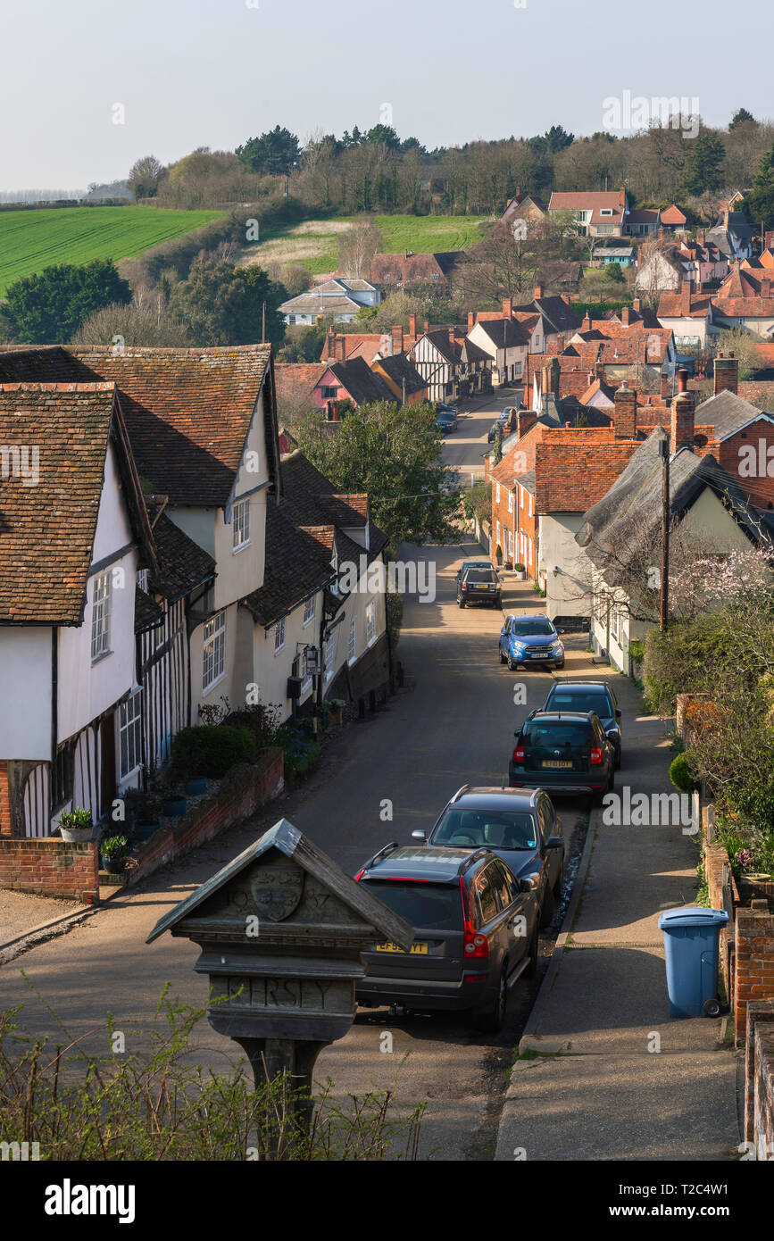 Kersey village, vista del Suffolk villaggio di Kersey la cui strada principale - La strada - è rivestito con ben conservate case medievali, Suffolk, Inghilterra, Regno Unito Foto Stock